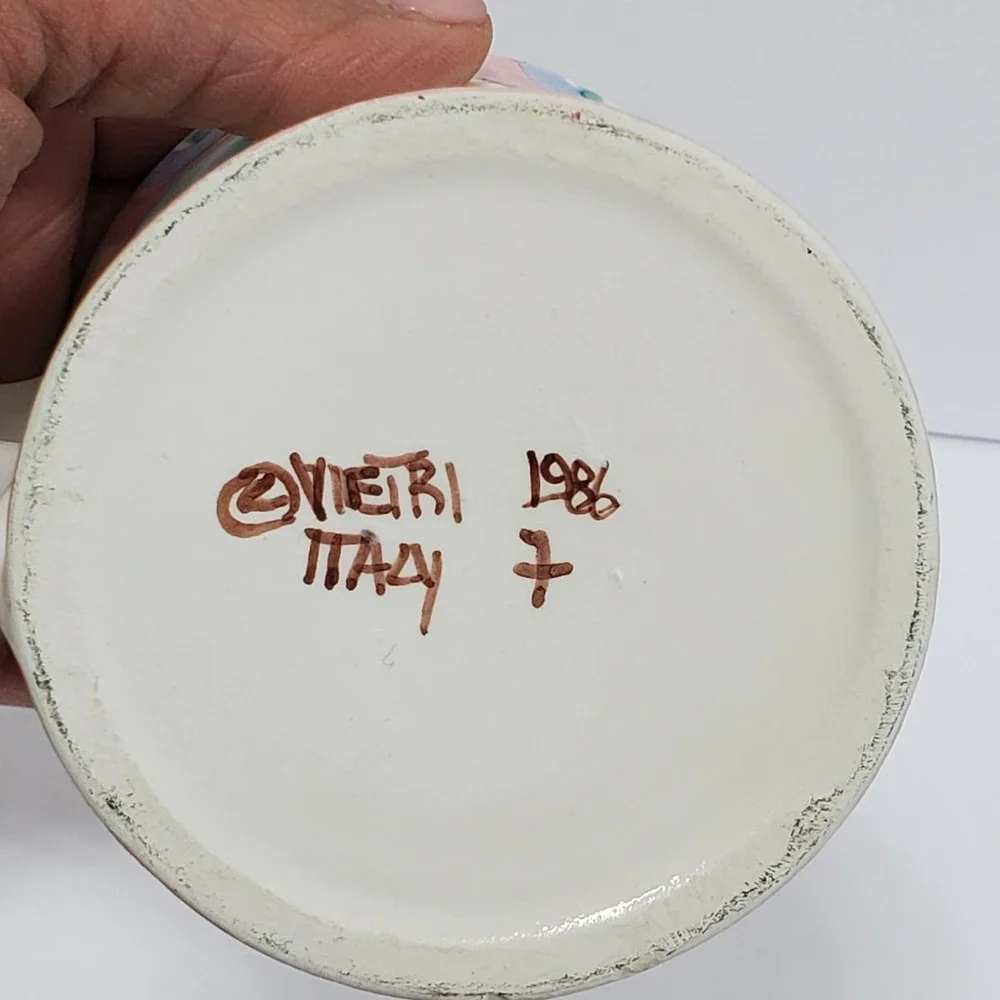 VIETRI‎ Italy 1986 Hand Painted Ceramic Sugar Bowl with Lid Floral Design